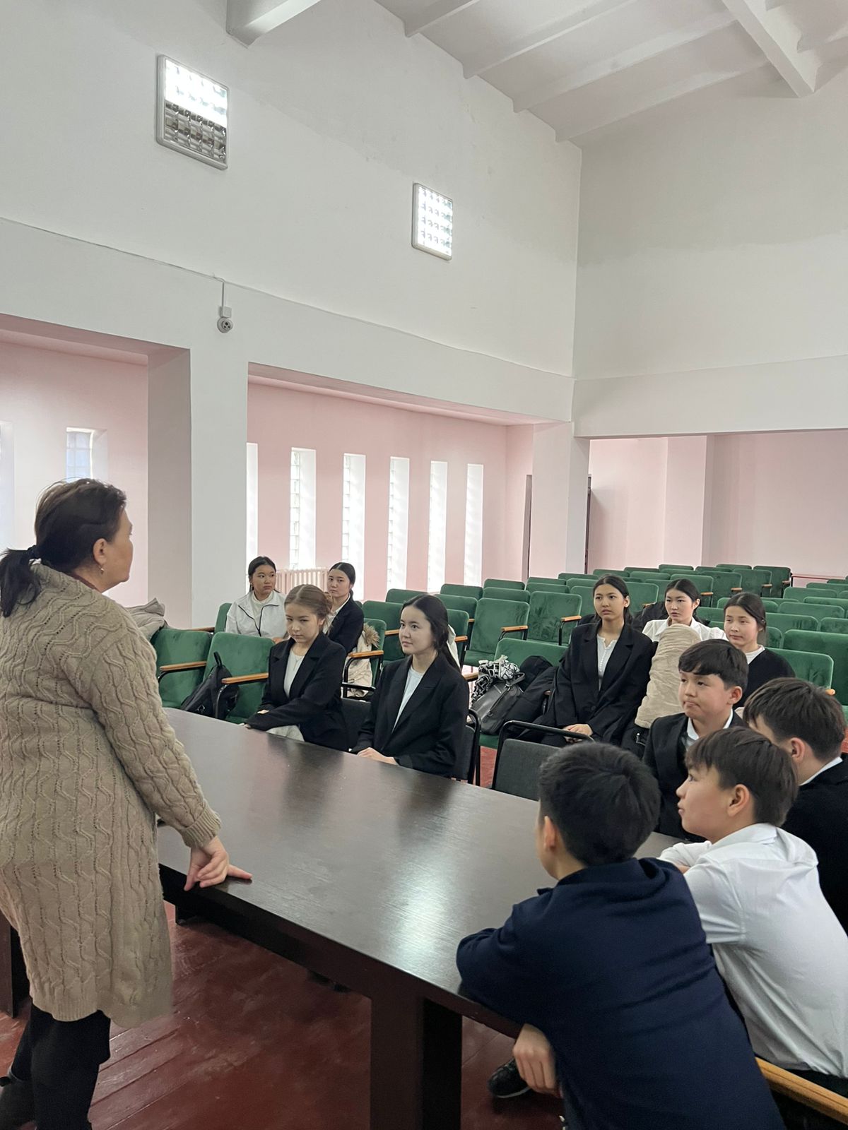 Дебат технологиясы, сыни ойлау технологиясы